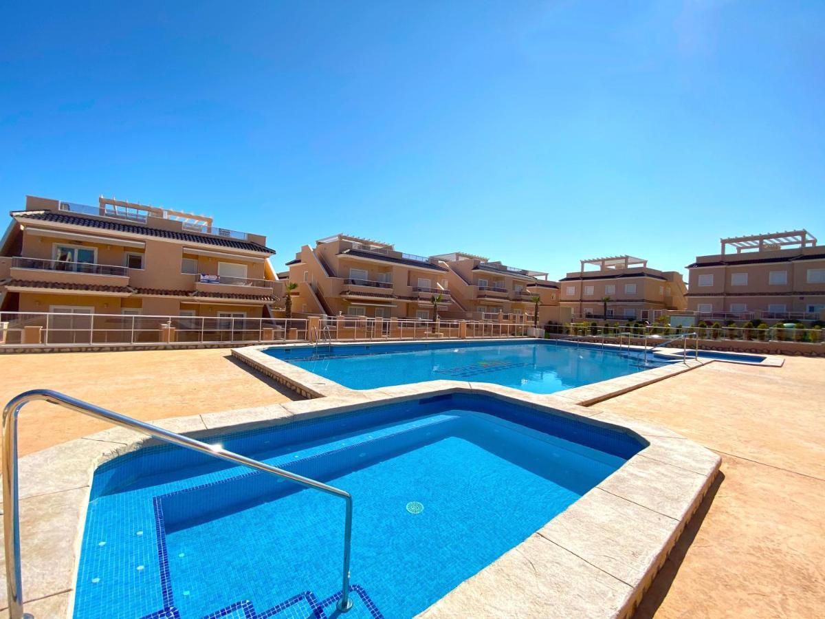 Vista Azul - Punta Prima - Spa Y Piscina تورّيفيِخا المظهر الخارجي الصورة